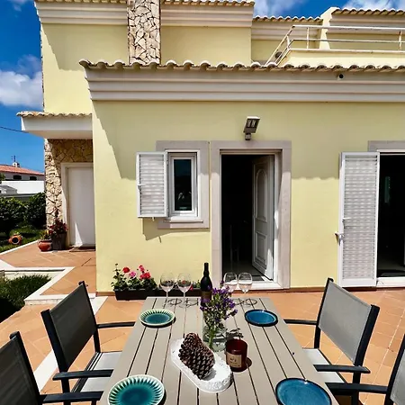 Coastal Breeze In Villa *