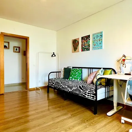 Coastal Breeze In Villa Sesimbra