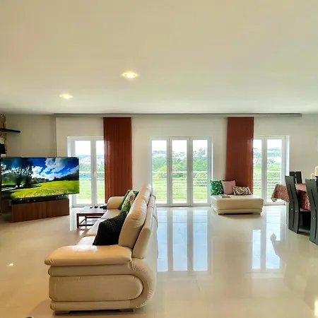 Coastal Breeze In Villa