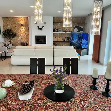 Coastal Breeze In Villa Sesimbra