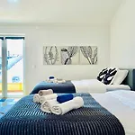 Coastal Breeze In سيسيمبرا