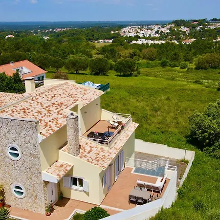 Coastal Breeze In Villa *